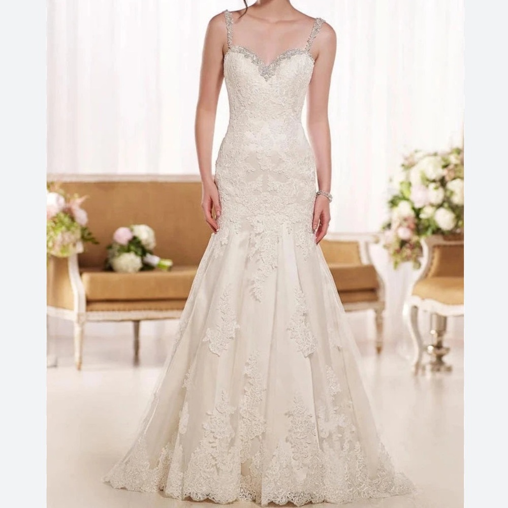 Essence of Australia d1865 Sweetheart Spaghetti Strap Wedding Gown